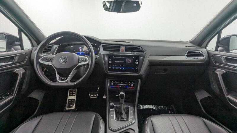 2023 Volkswagen Tiguan SE R-Line Black