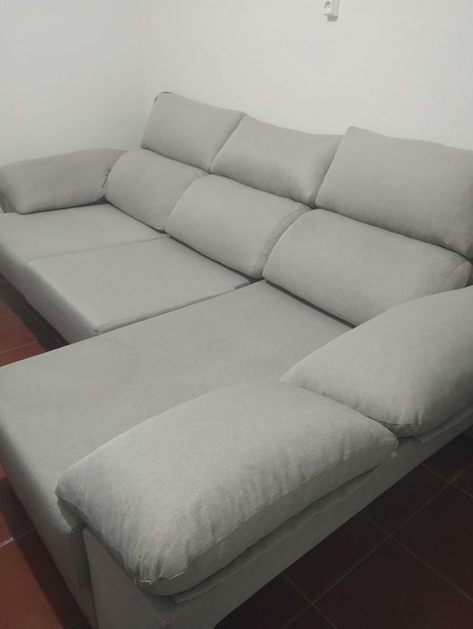 Sofá chaise longa.