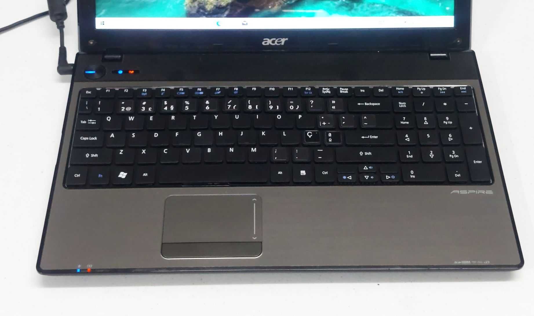 Acer i3 8Gb Ram 2 discos