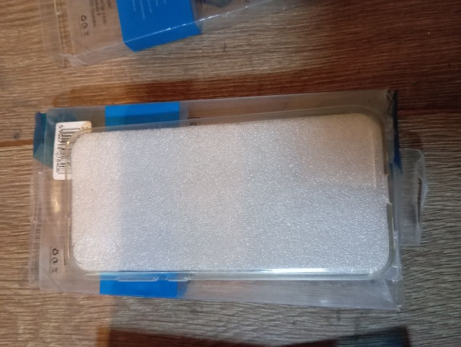 Etui nowe do telefonów