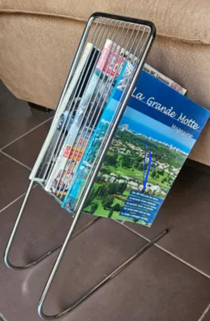 Gazetnik chromowany ze stali nierdzewnej stylowy stojak premium