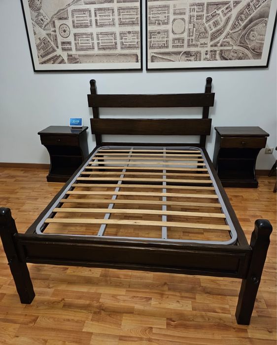 Vendo conjunto cama comoda e mesinha de cabeceira