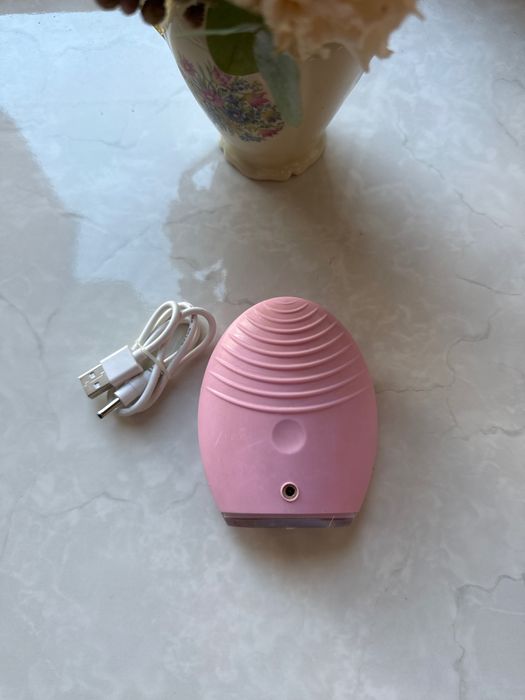 Форео масажна щітка для обличчя