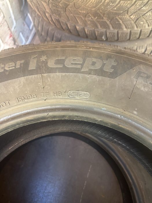 Dwie opony zimowe Hankook 215/65/16