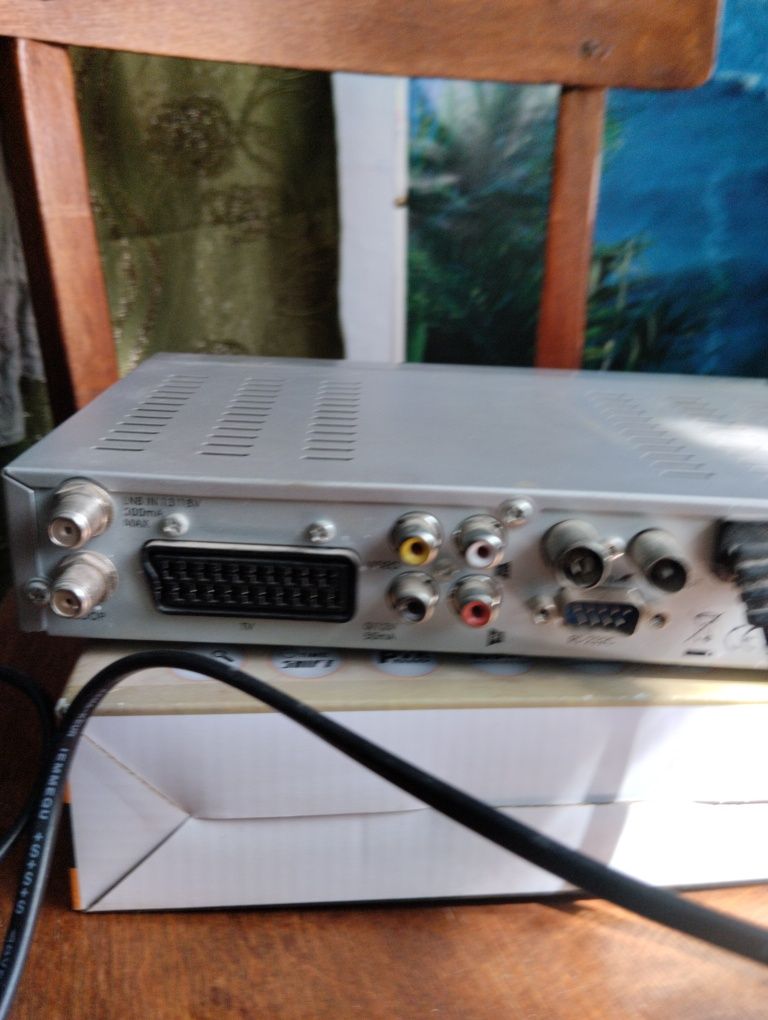 Продам тюнер satcom 4160hd plus