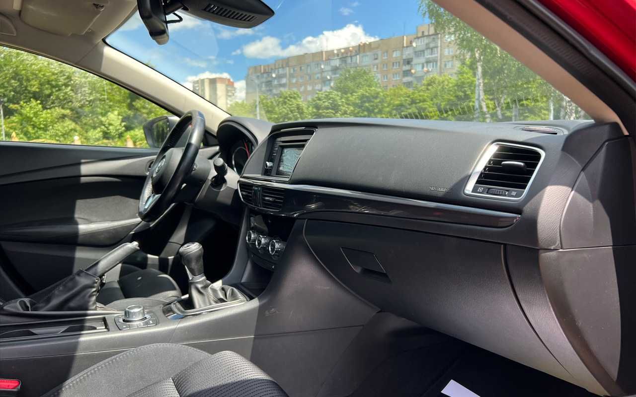 Mazda 6 2012 року
