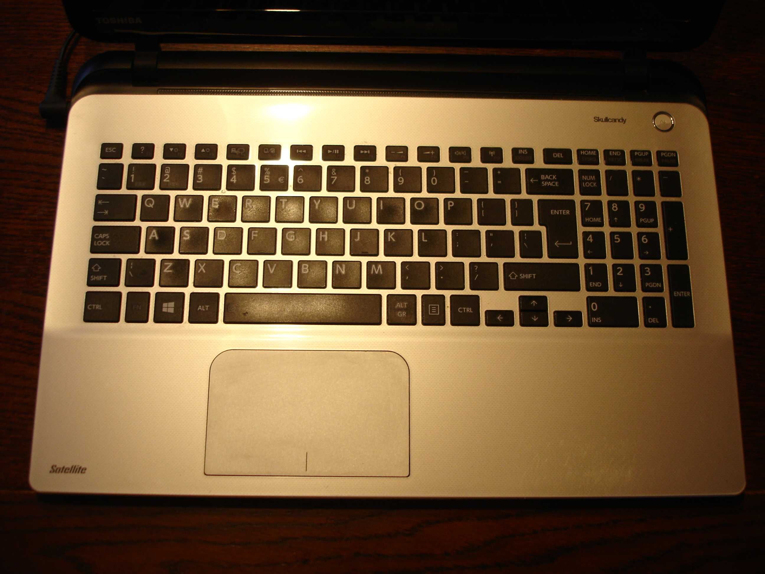 Laptop TOSHIBA Satelite L50-B-180