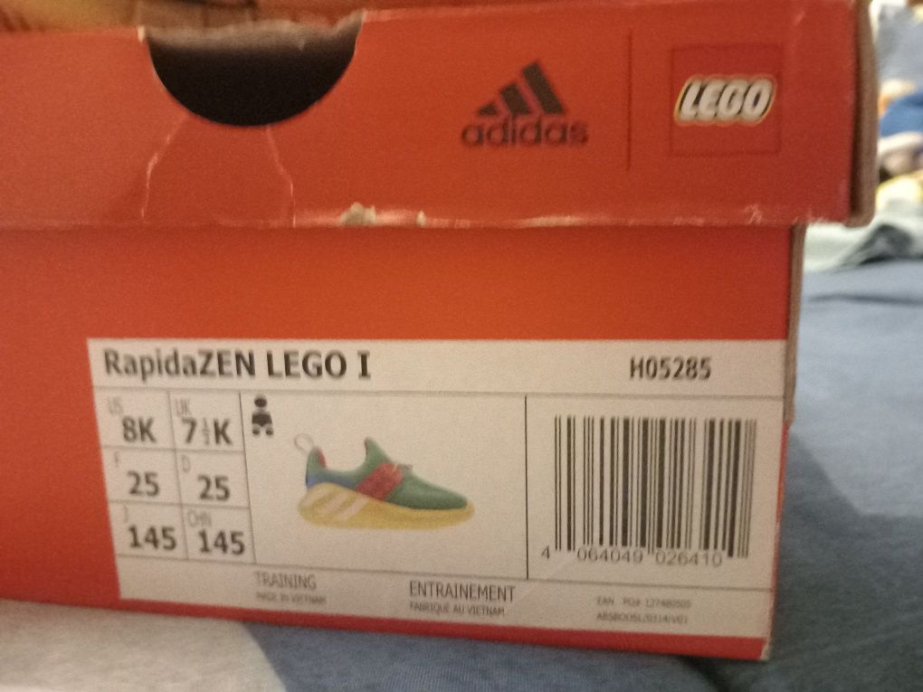 Ténis adidas lego