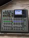 Beringer x 32 Compact mikser cyfrowy + case