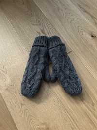 Sweterkowe plecione jednopalcowe rękawiczki z warkoczem szare