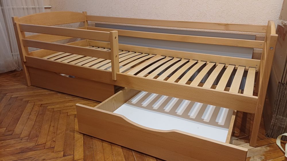 Односпальне Ліжко 1.9×0.8м