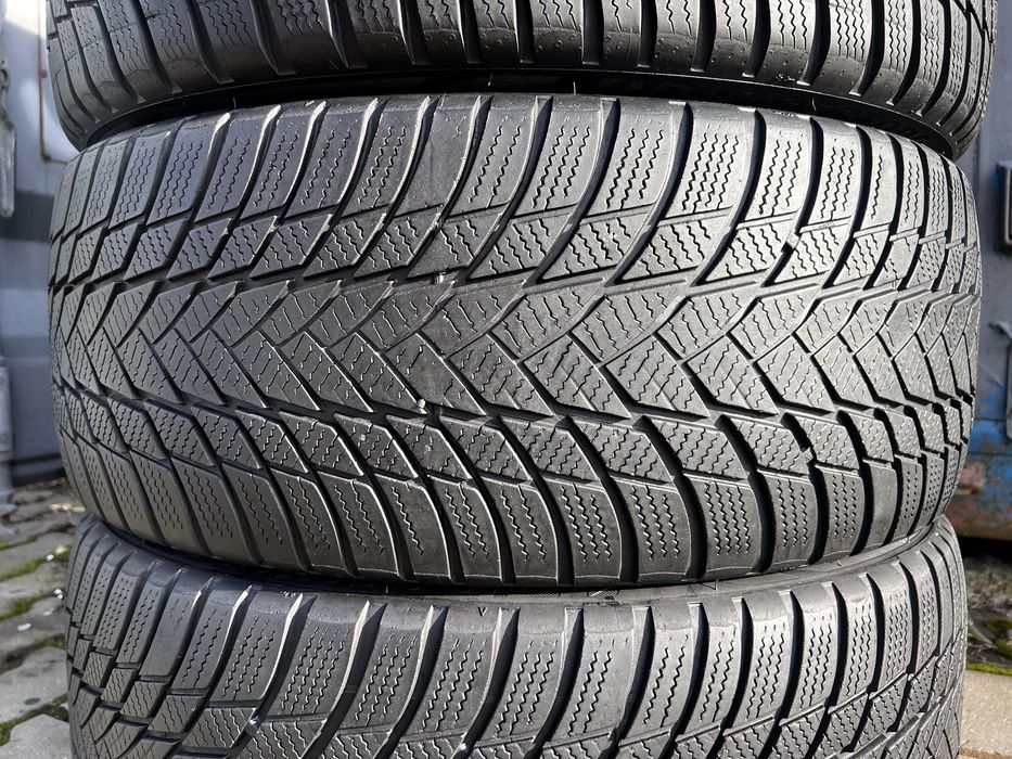 245/45 R20 Bridgestone 4шт 2023рік
