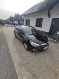 Opel Astra J 1.7 CDTI  2010 rok  prywatne