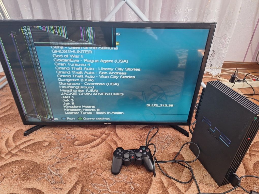 Телевізор Samsung 32 UE32J5200AW на запчасти або відновлення