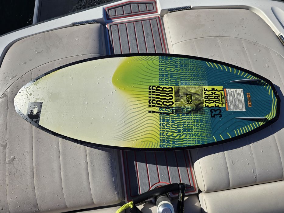 Prancha wakesurf Liquid Force Swami