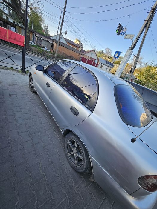 Продам автомобіль Ланос