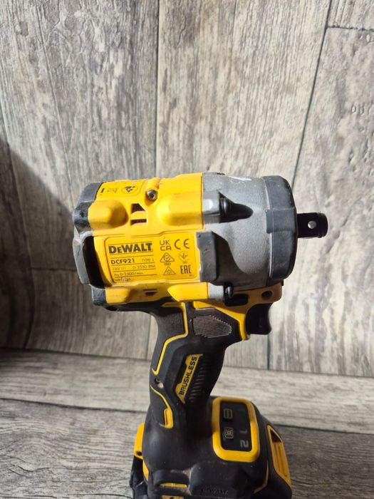 Dewalt DCF921 klucz udarowy z baterią 4ah