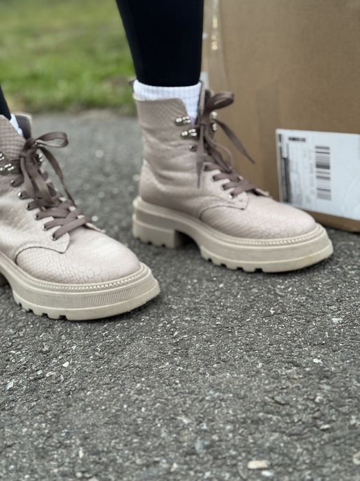 Ботинки жіночі шкіра 39 р