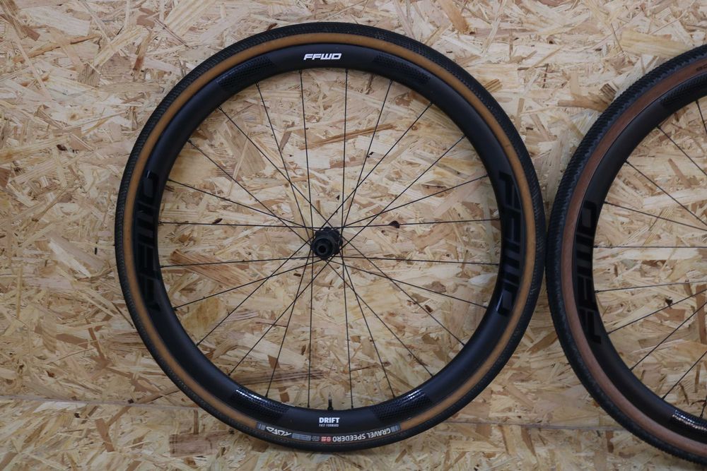 Rodas gravel carbono FFWD Drift