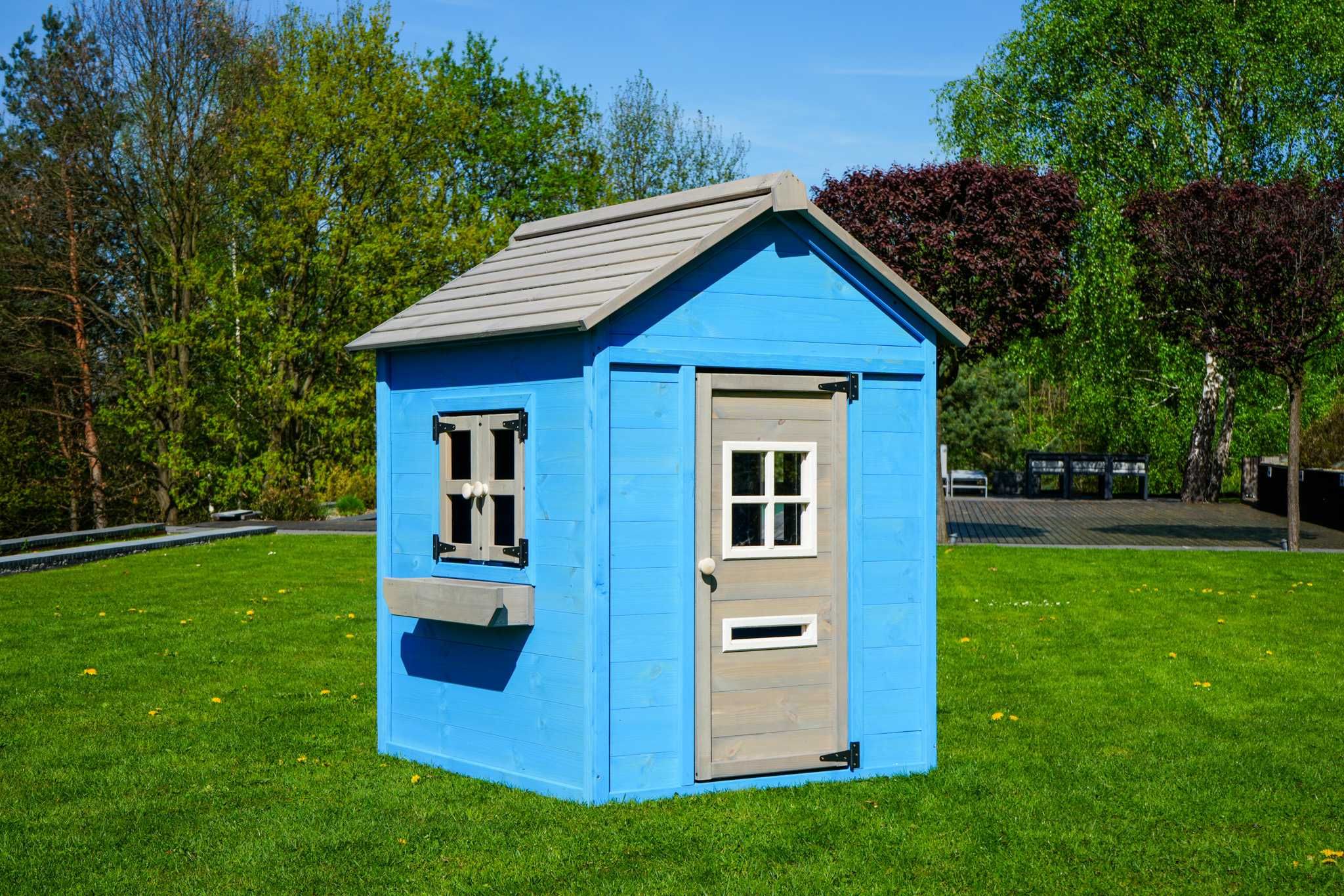 Drewniany niebieski domek ogrodowy dla dzieci