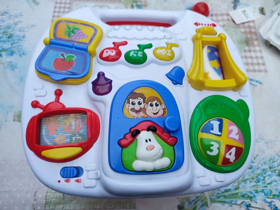 Развивающийся интерактивный музыкальный столик