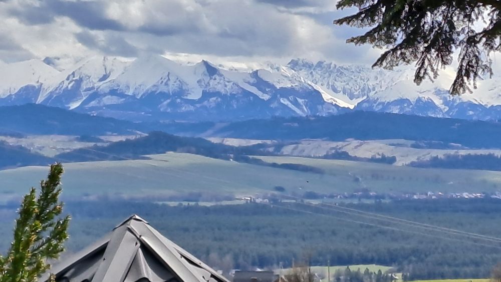 Chata w Gorcach domek z balią i widokiem na Tatry w Gorcach