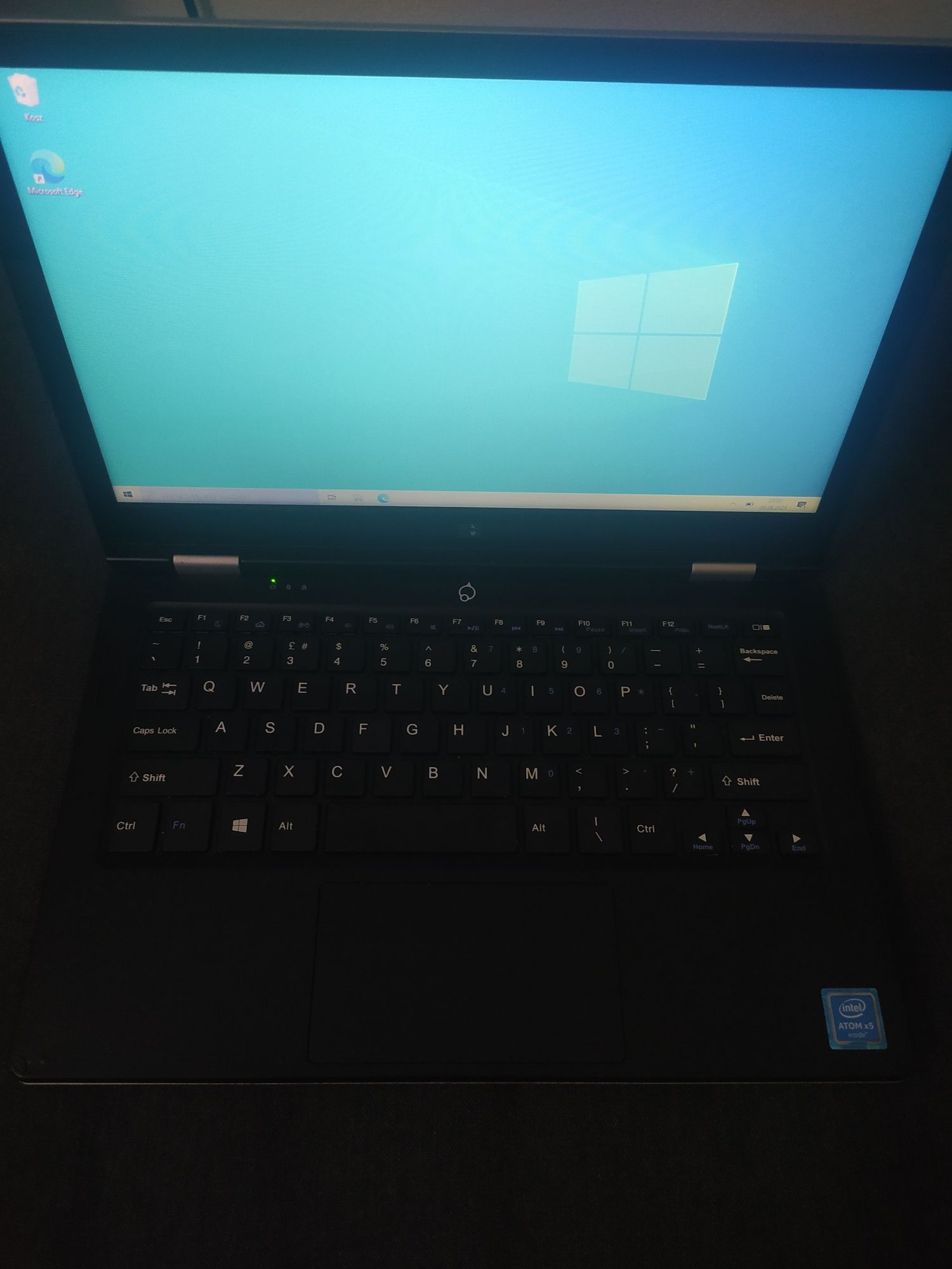 Notebook iota z zasilaczem