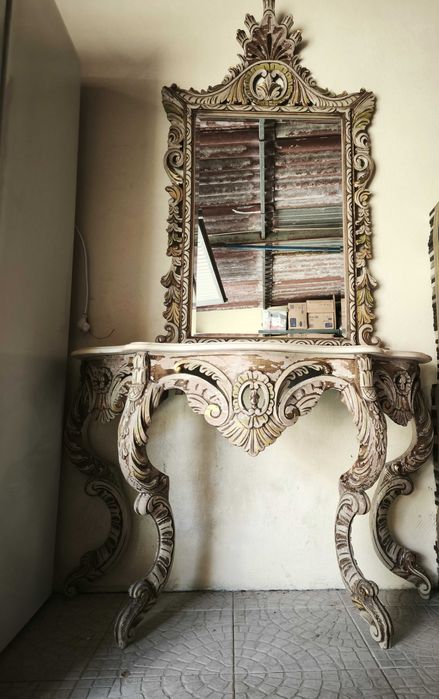 Cardencia com tampo em mármore