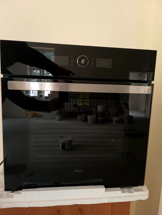 Piekarnik Whirpool pod zabudowę