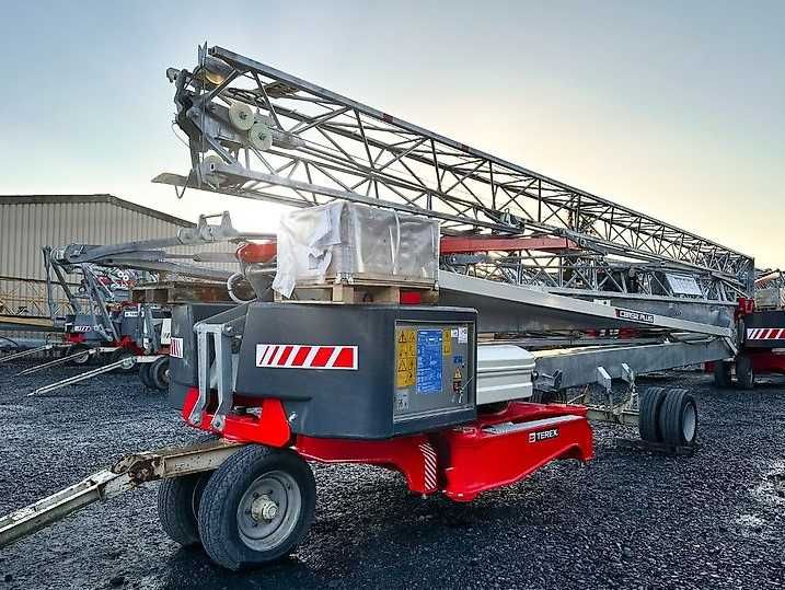 Żuraw samowznoszący dźwig budowlany Terex CBR 32 Finansowanie od 1%