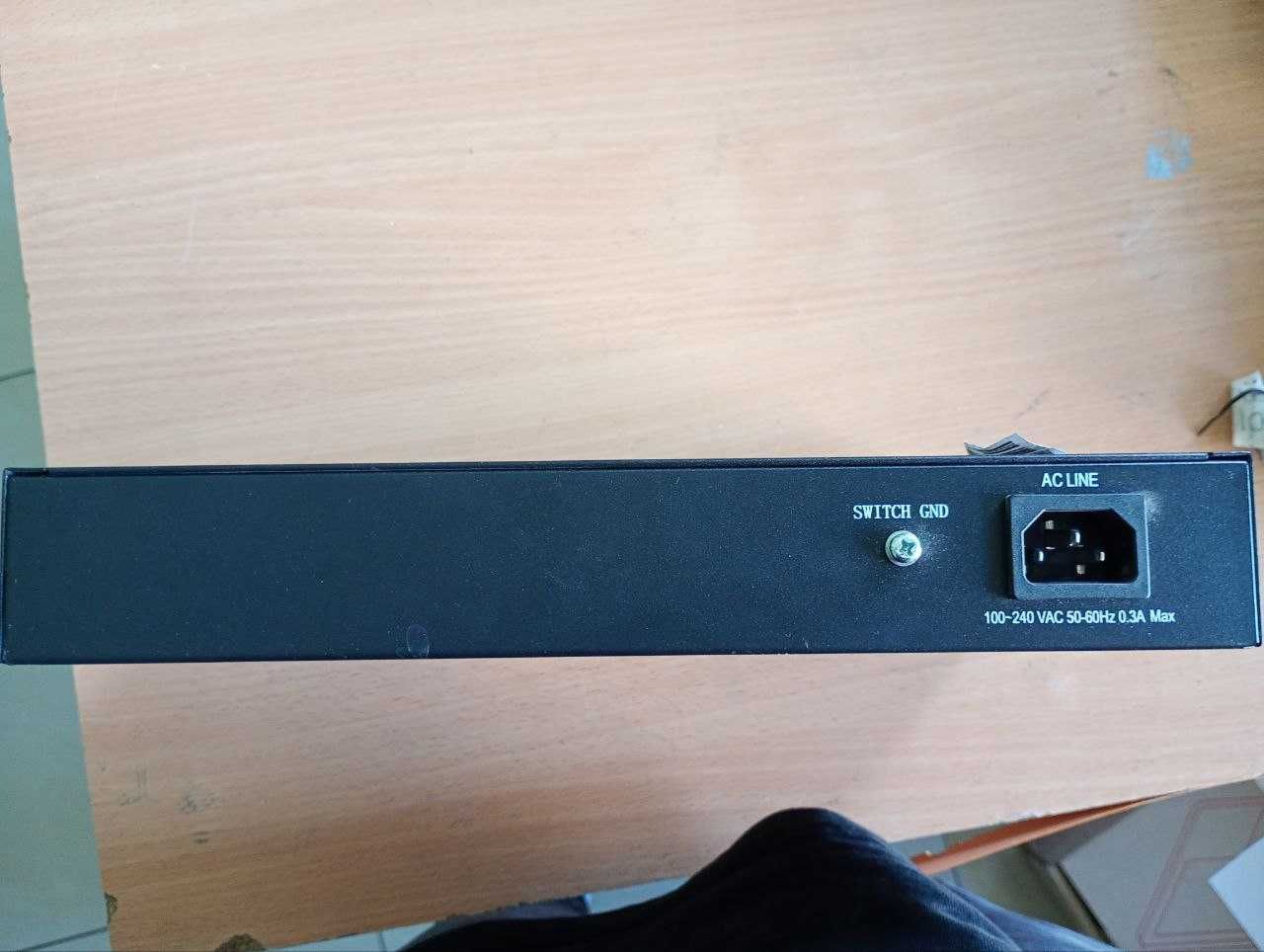 Некерований комутатор D-Link DGS-1024C