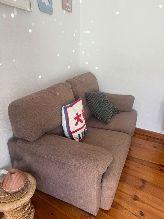 Sofá castanho vintage 2 lugares