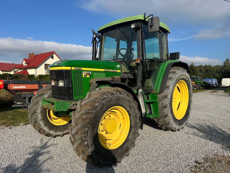 Ciągnik John Deere 6210