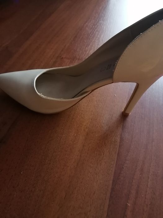 Продам туфлі нові