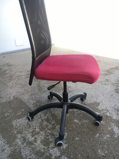 Cadeira de escritório com rodas