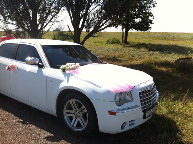 Заказ авто на свадьбу Chrysler 300C белый