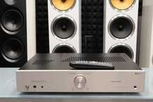 Zadbany wzmacniacz stereo Audio Analogue Crescendo + pilot