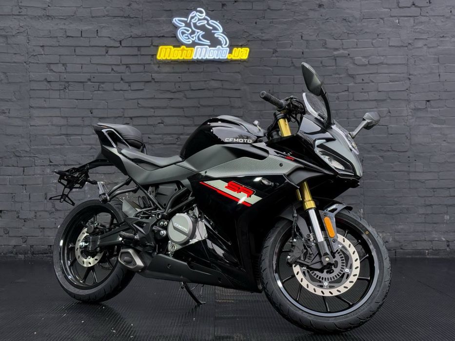Мотоцикл CFMOTO 250SR