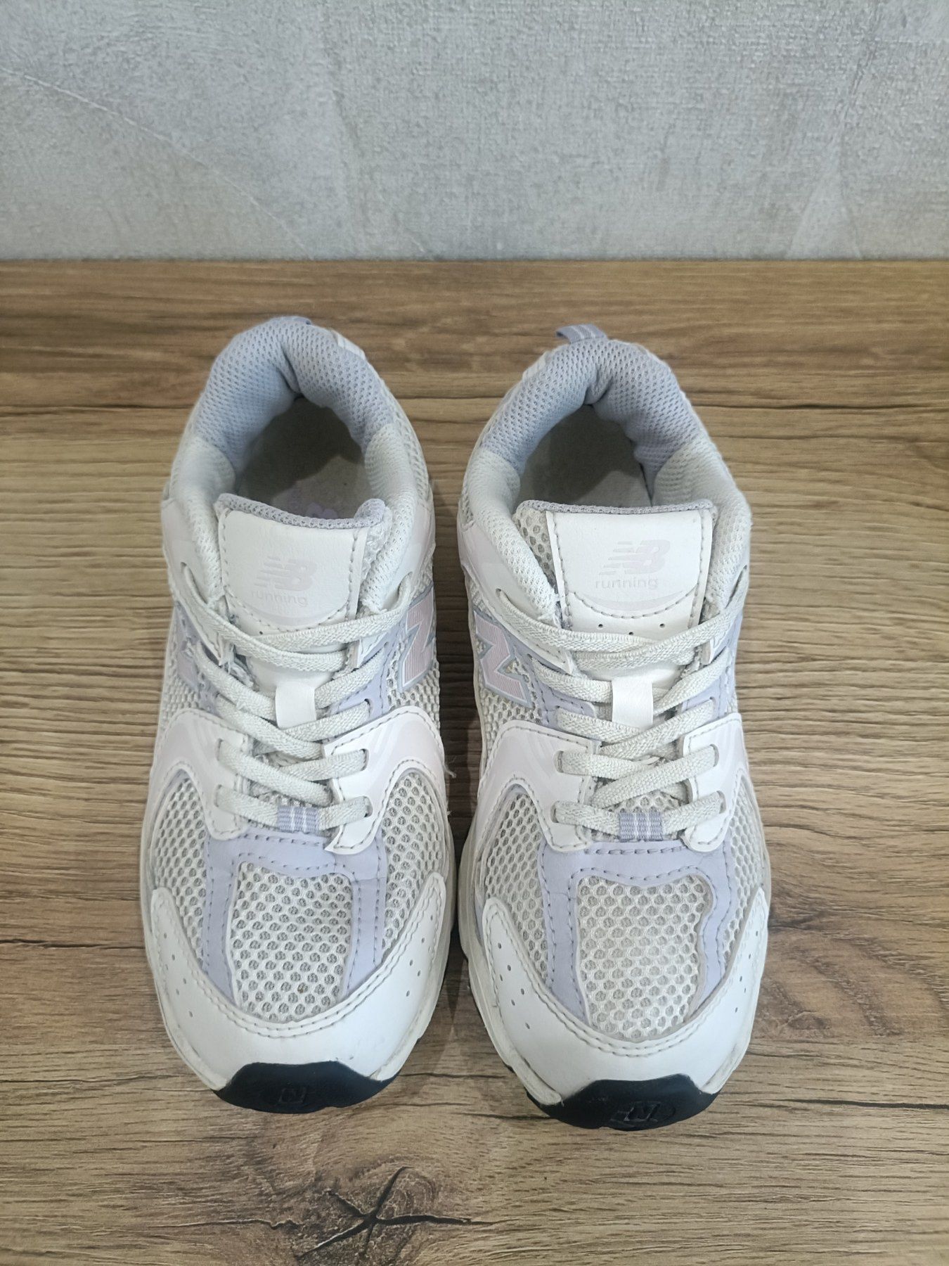 Кросівки new balance для дівчинки 33р