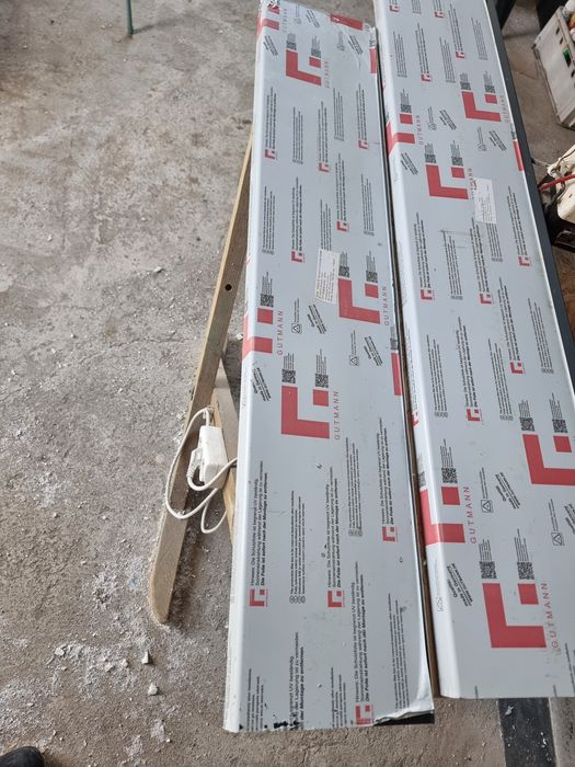 Parapety aluminiowe antracyt 137,128cm szerokość 24cm, 2mm grubość