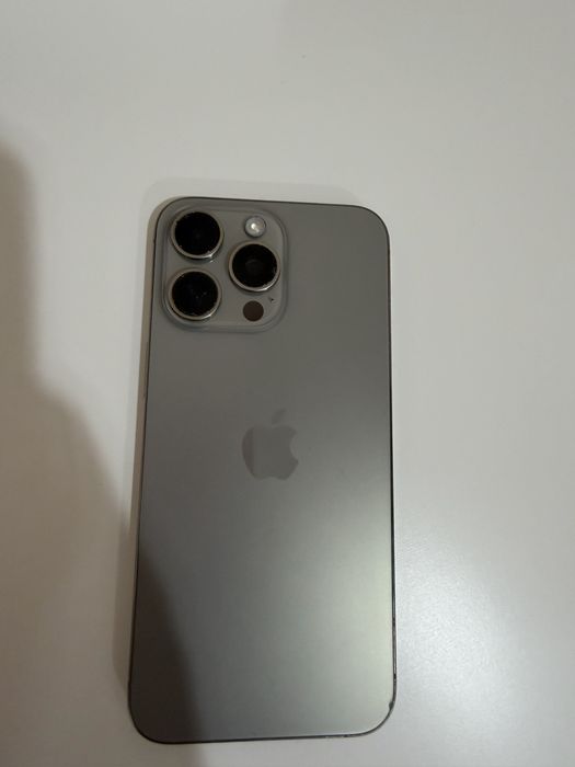 Iphone 15 pro max titanio