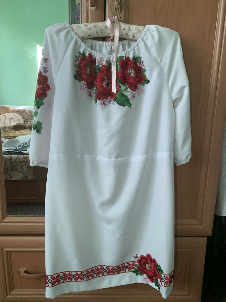 Плаття вишите бісером