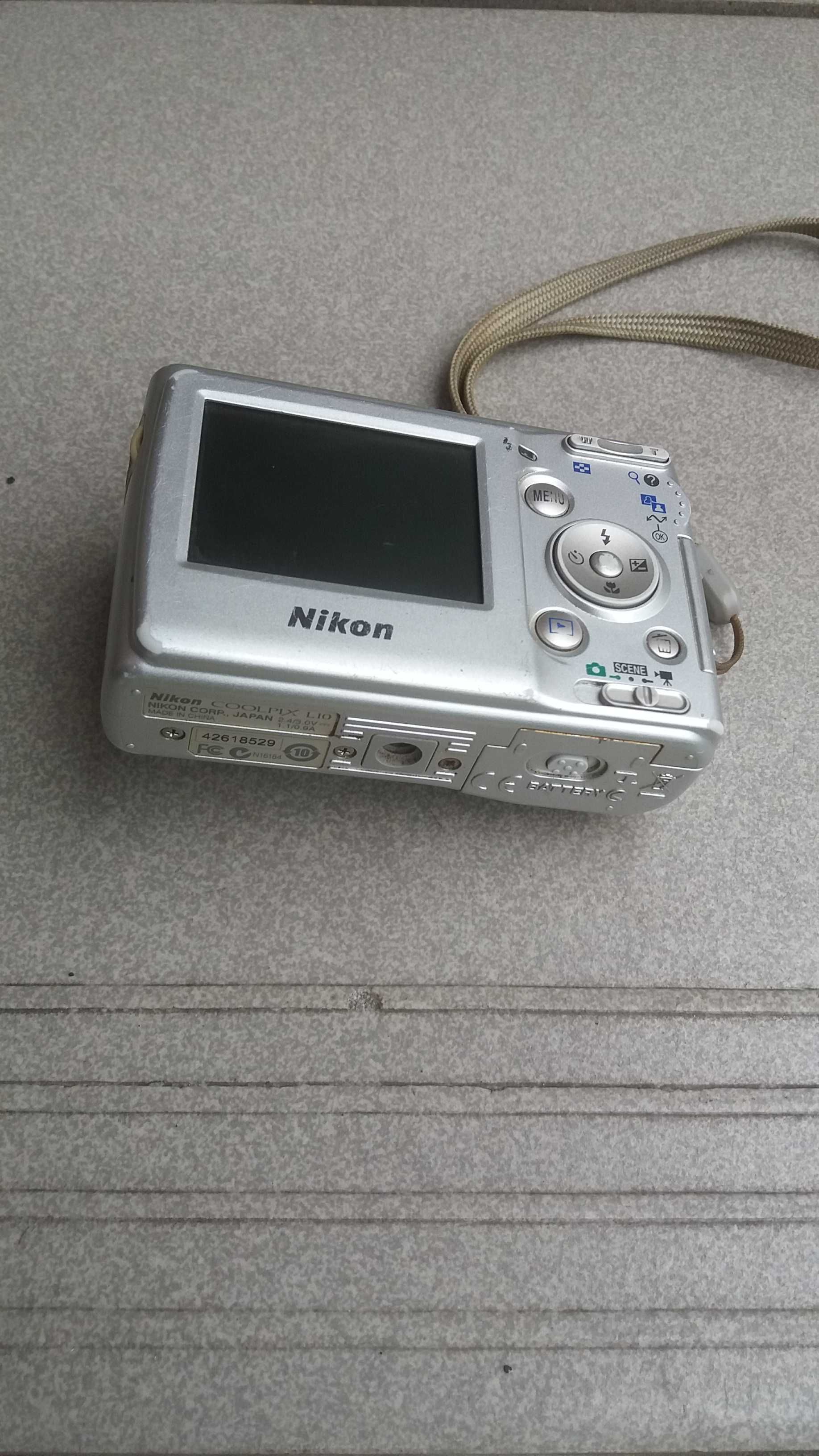 NIKON  COOLPIX L10 ,  aparat foto.  , made in Japan