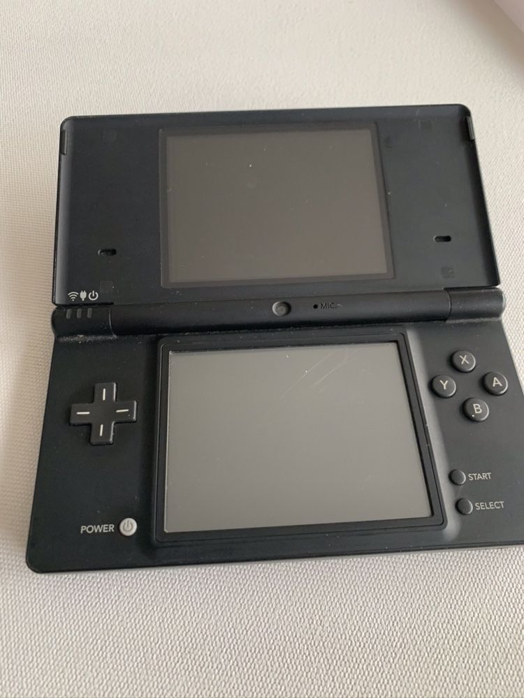 Nintendo DSi preta