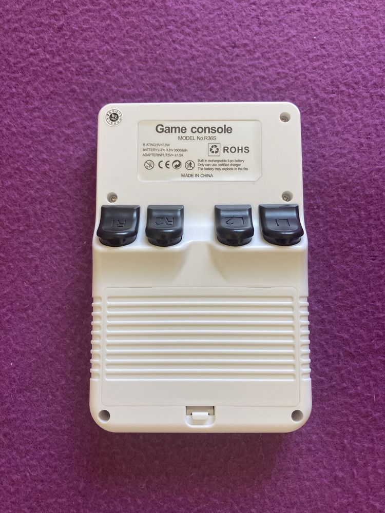 *NOVO* Consola Retro Case R36S