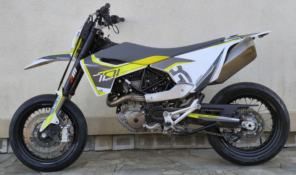 Husqvarna 701  (2023) SUPER MOTO (KTM690,GAS GAS700)