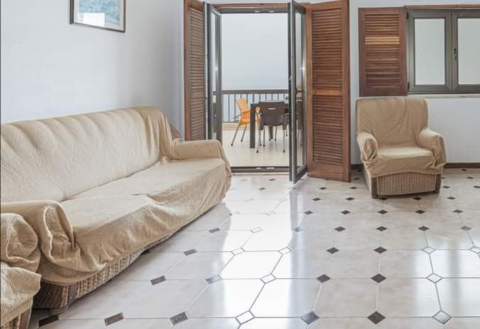 Conjunto 3 sofás em veludo, com cama