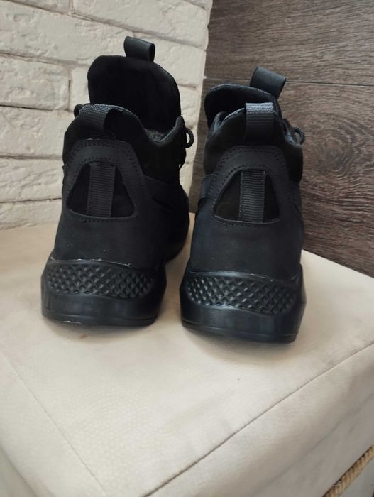 Зимові чоловічі чоловічі черевики у двох кольорах