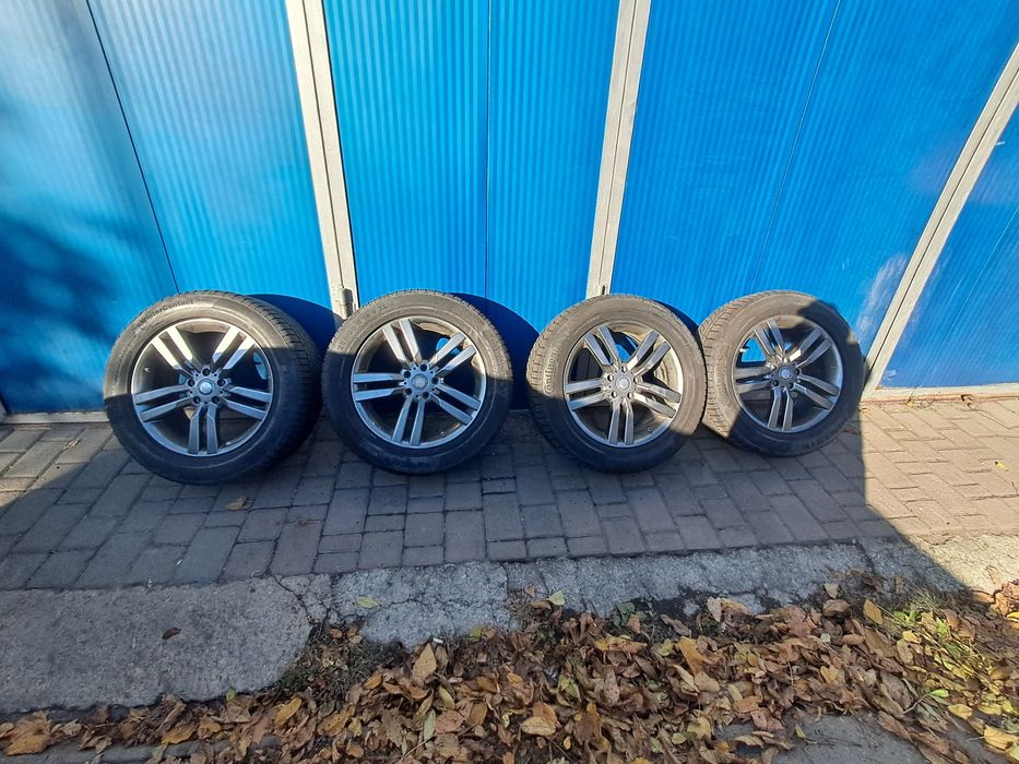 Колеса 255/55 R18 на мерседес в зборі куплялись нові титани і шини.