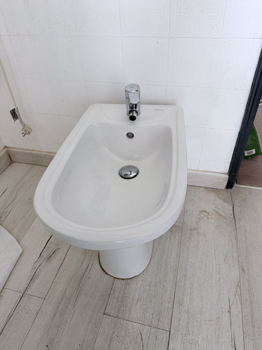 Bide e torneira roca